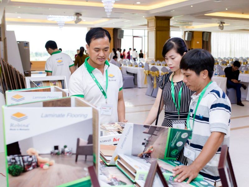 dong phuc nhan vien san go robina malaysia duoc nhap khau va phan phoi voi kosmos viet nam