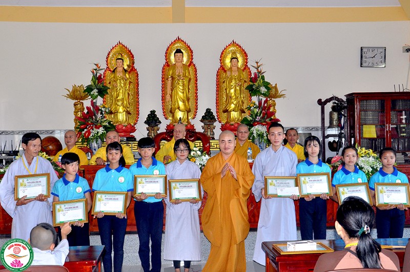 hinh anh thuc te dong phuc thanh thieu nien phat tu chua minh hiep dong nai