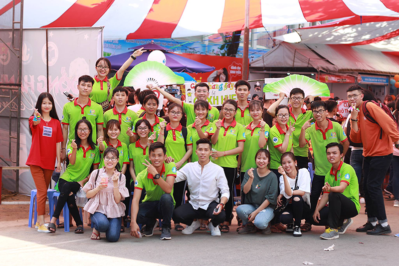 hinh anh thuc te ao thun clb cong tac xa hoi hufi