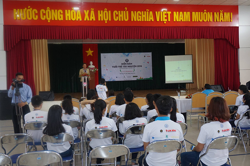 hinh anh thuc te dong phuc tuoi tre tay nguyen 2016 dau chan tro ve lam dong
