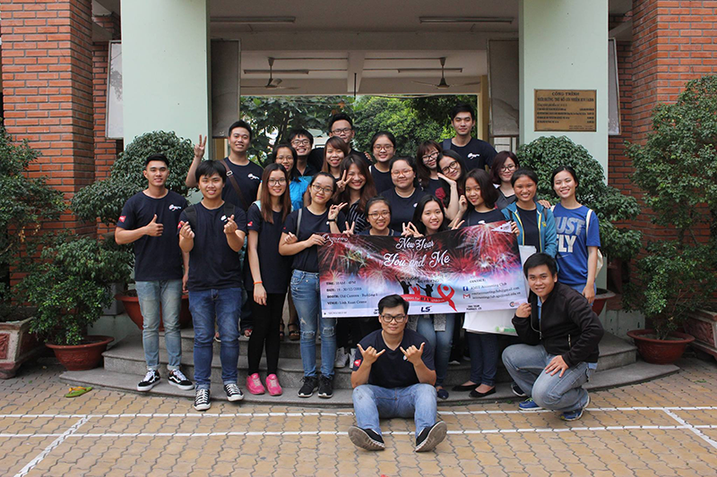 hinh anh thuc te ao thun rmit vietnam accounting club