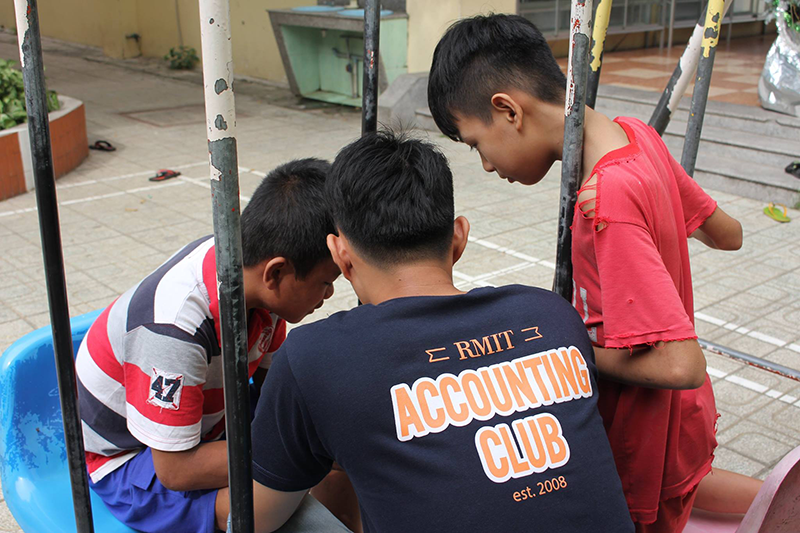 hinh anh thuc te dong phuc rmit vietnam accounting club