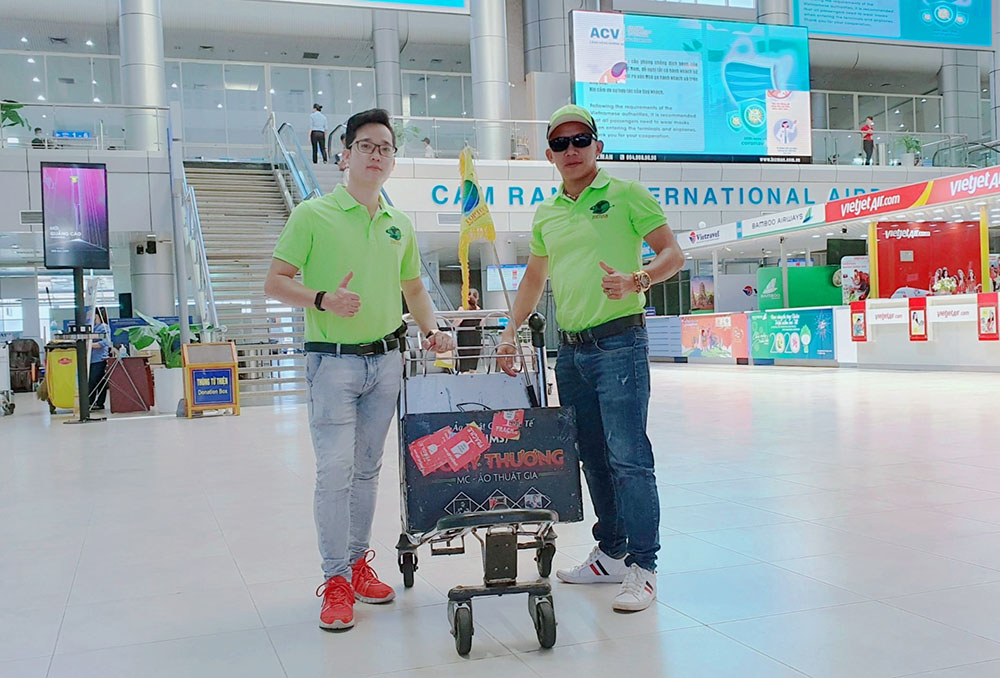 ao dong phuc top tour travel