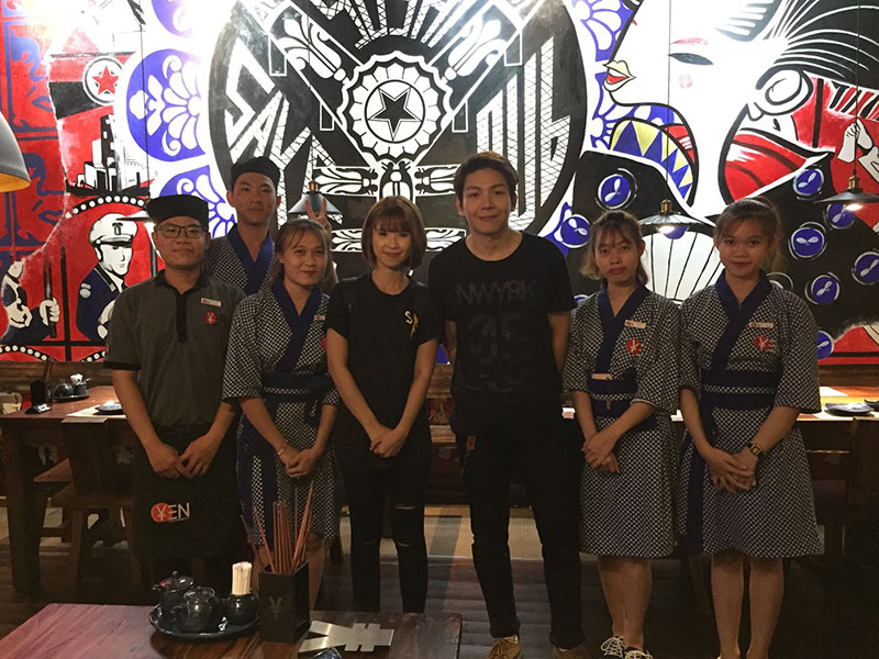 dong phuc nhan vien Yensushi sake pub