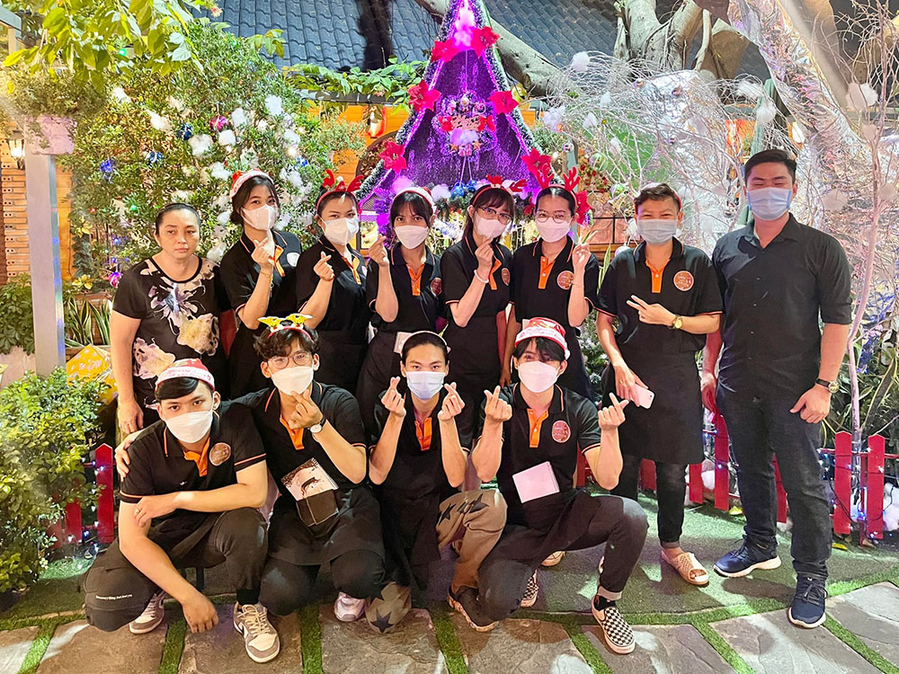 dong phuc nhan vien dao koi coffee garden