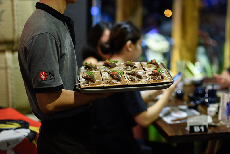 dong phuc yensuhi sake pub