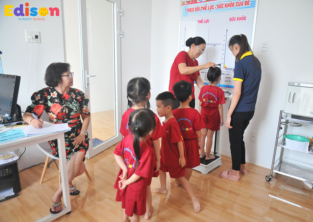 ao dong phuc mam non bac hoc edison