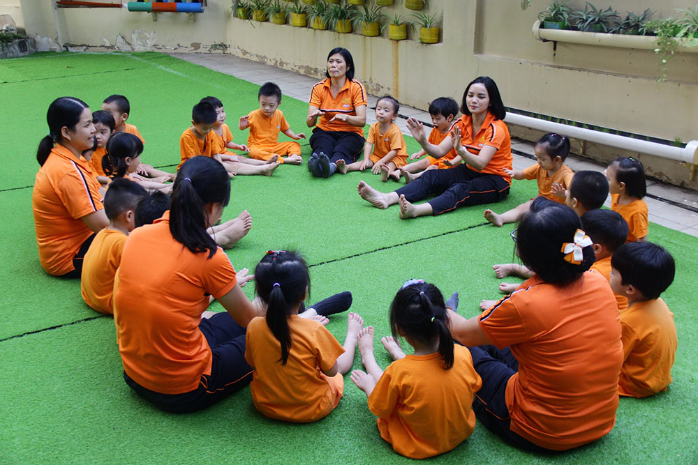 dong phuc giao vien mam non anh duong