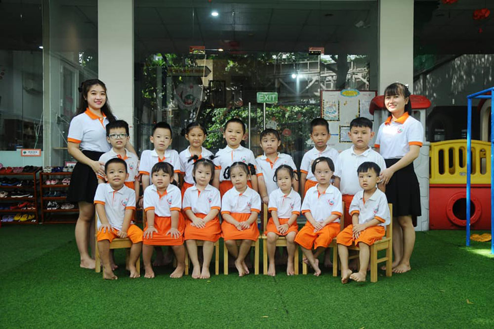 dong phuc mam non little canary skool - mam non en nho