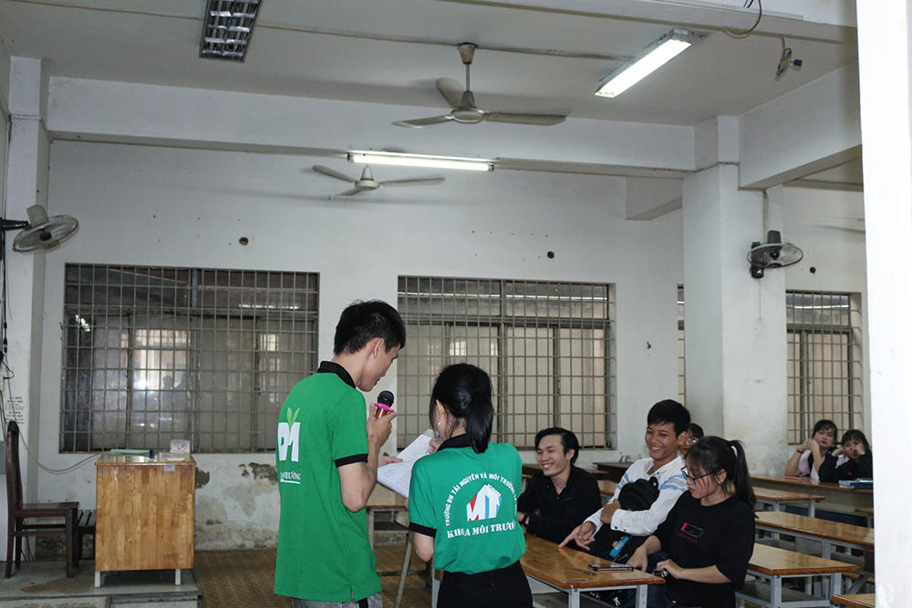 hinh anh thuc te dong phuc khoa moi truong dai hoc tai nguyen va moi truong tp hcm