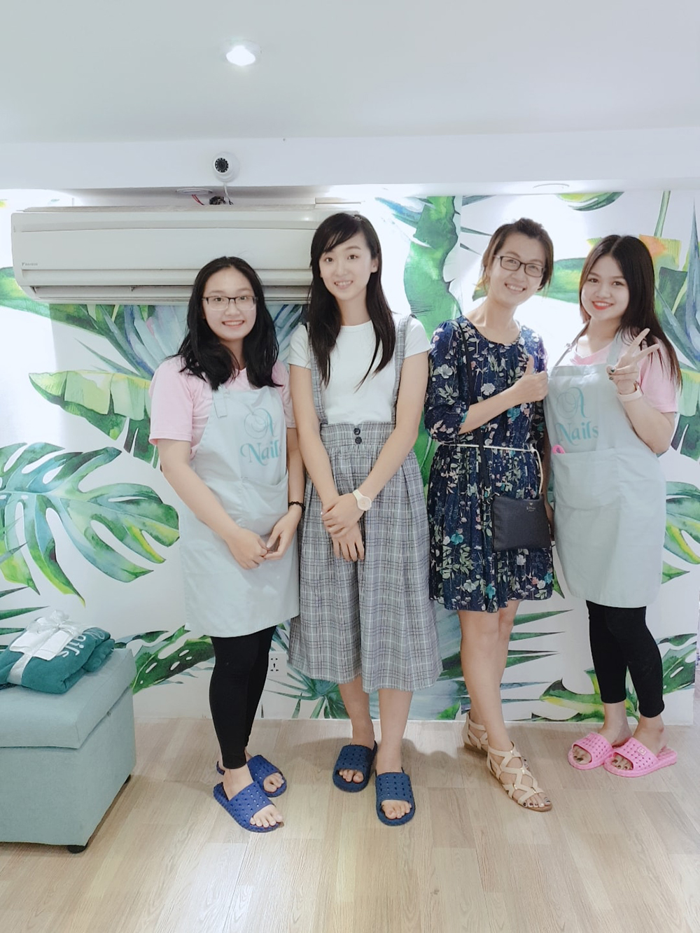 dong phuc a nails luxury boutique