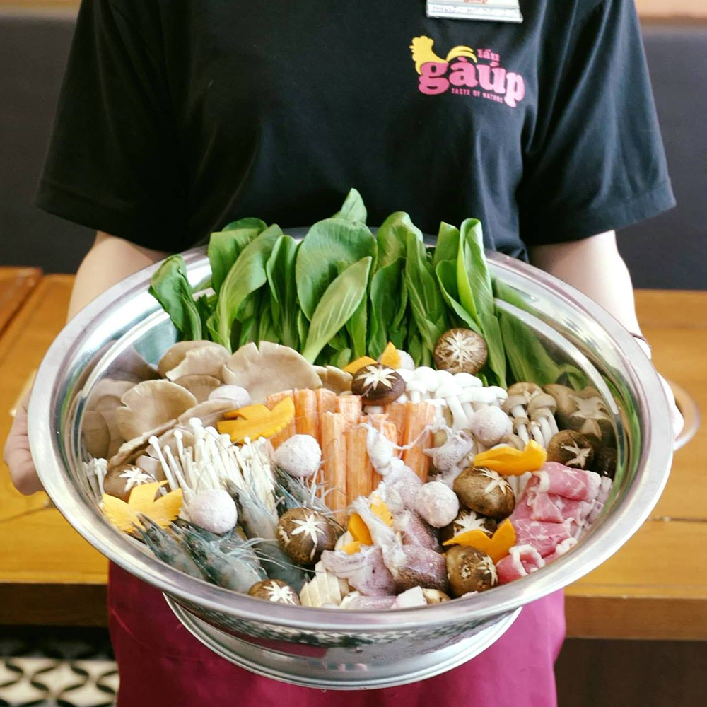 hinh anh dong phuc nhan vien lau ga up