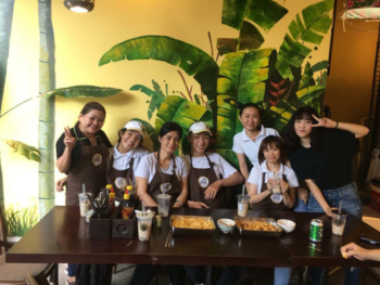 hinh anh tap de nhan vien hu tieu co my