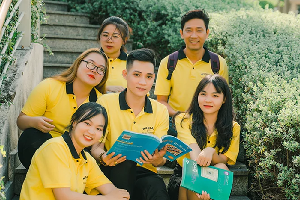 hinh anh dong phuc du hoc han quoc monday