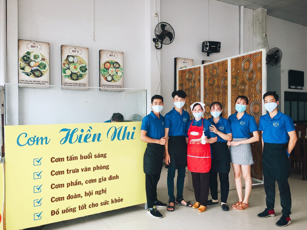hinh anh dong phuc com hien nhi