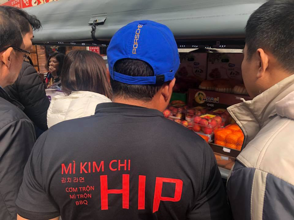 hinh anh dong phuc mi kim chi com tron hip