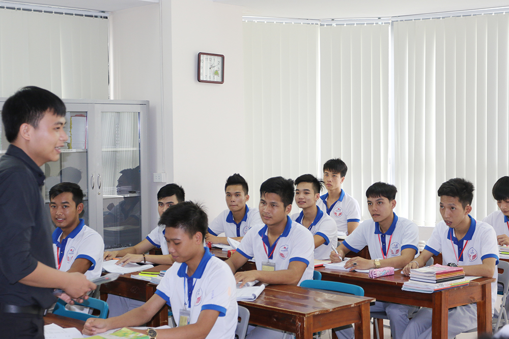 hinh anh dong phuc trung tam nhat ngu hinode