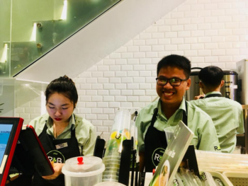 hinh anh tap de nhan vien r&b tea