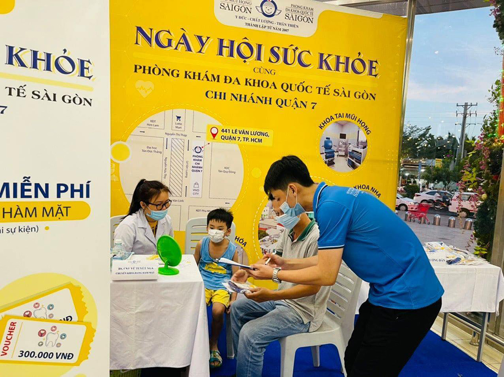 dong phuc nhan vien benh vien tai mui hong saigon phong kham da khoa quoc te sai gon