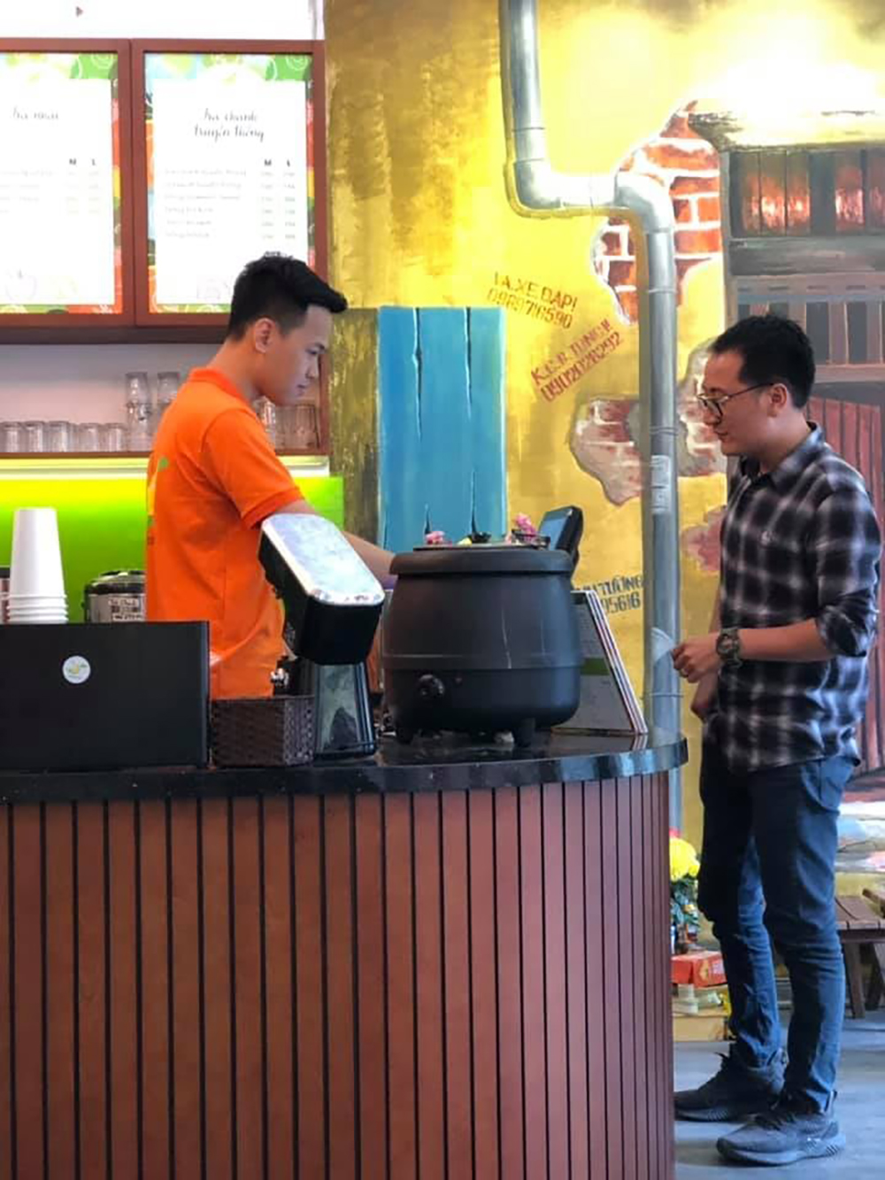 dong phuc nhan vien lemon tra - tiem tra chanh