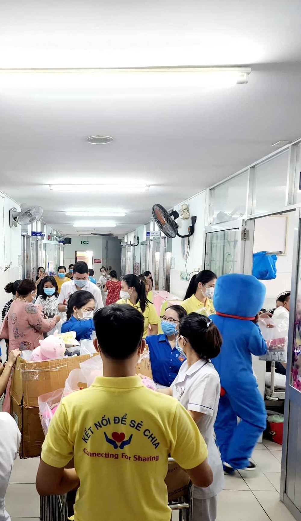 dong phuc nhan vien phong cong tac xa hoi - benh vien da khoa tinh khanh hoa