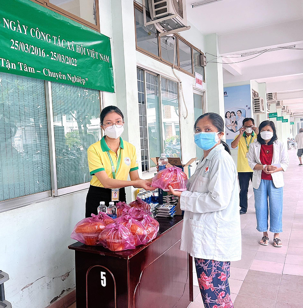 dong phuc phong cong tac xa hoi - benh vien nguyen trai