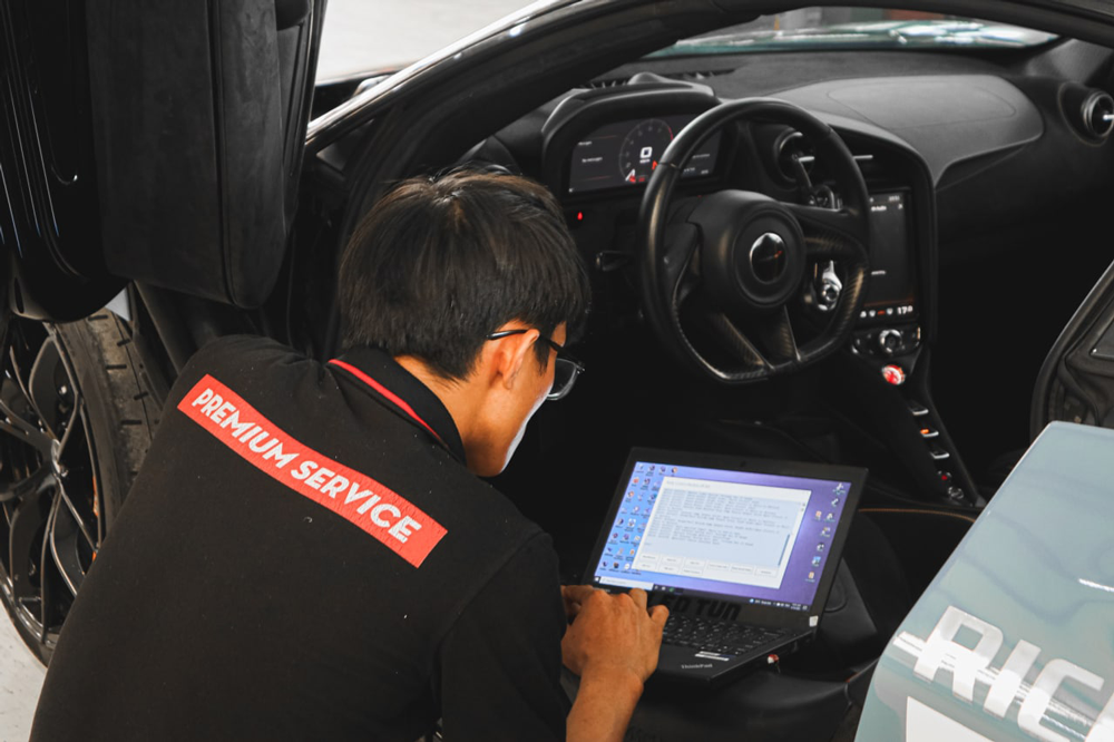 hinh anh dong phuc auto only premium service