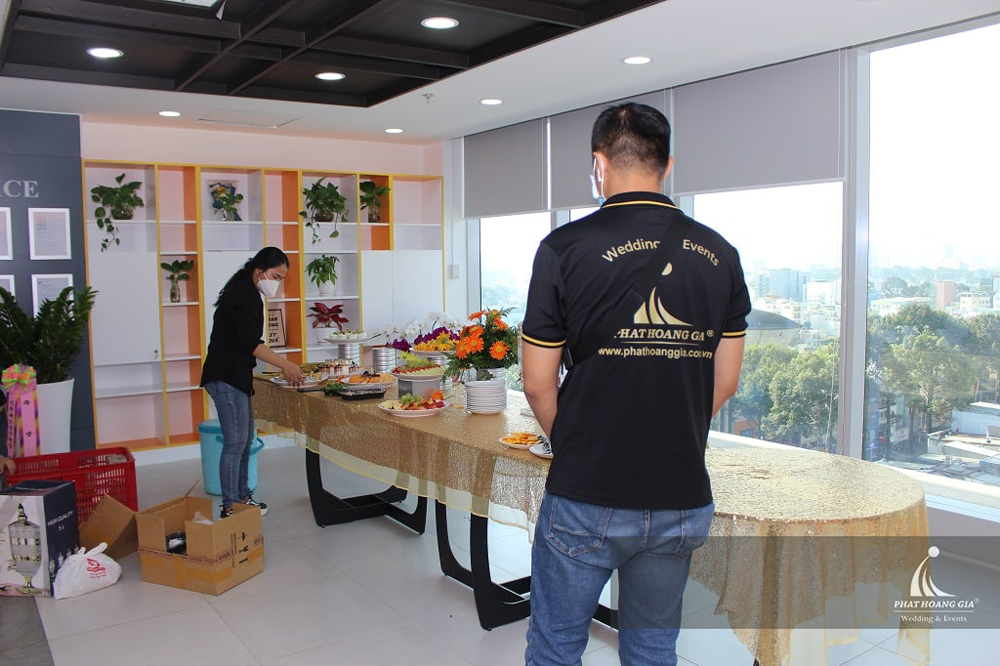 hinh anh dong phuc phat hoang gia wedding & event