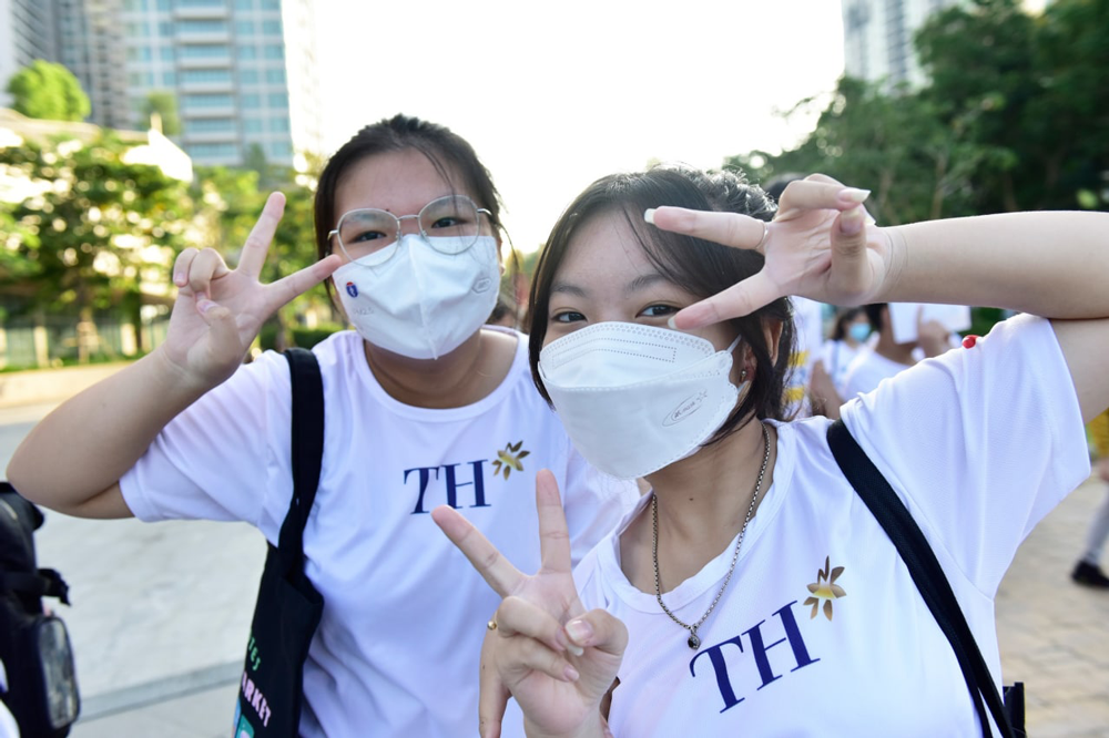 hinh anh dong phuc thanh vien s race 2022 vi tam voc viet