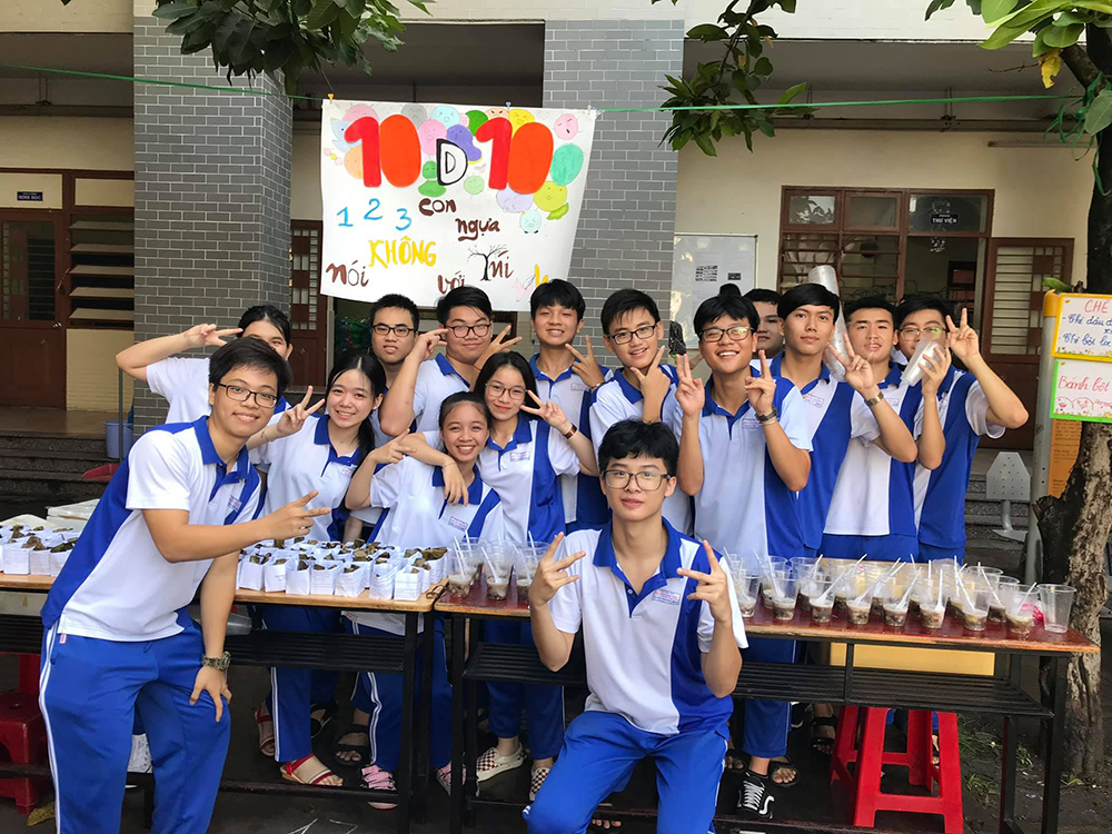 ao the duc hoc sinh thcs - thpt nguyen khuyen