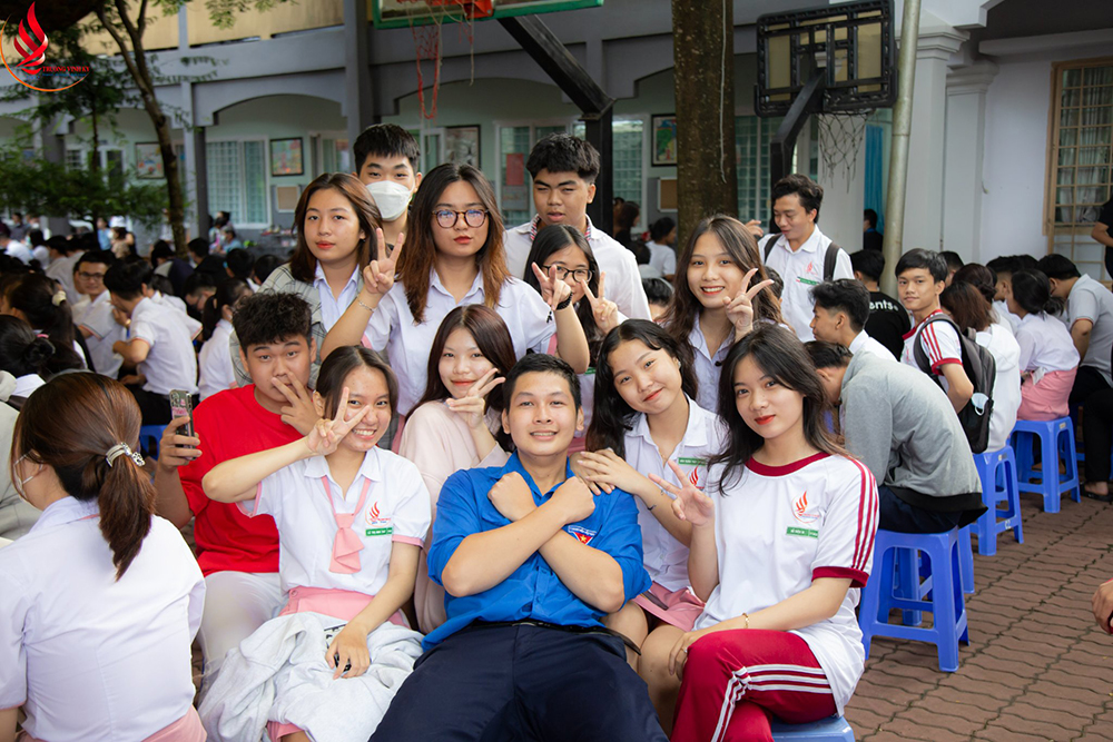 ao the duc truong vinh ky primary - secondary - high school