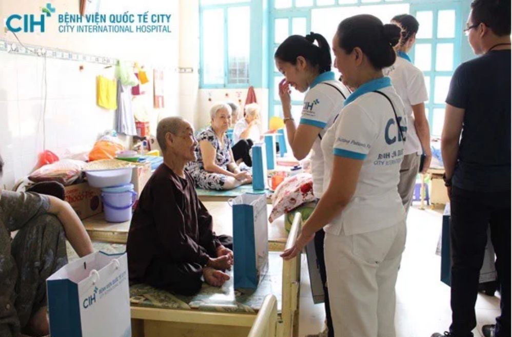 dong phuc benh vien quoc te city