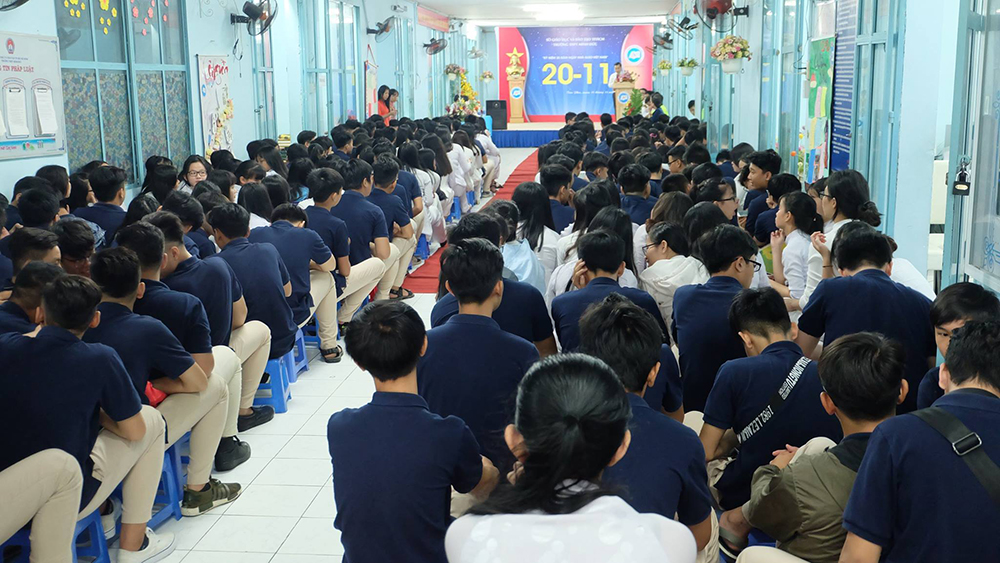 dong phuc hoc sinh truong thpt minh duc