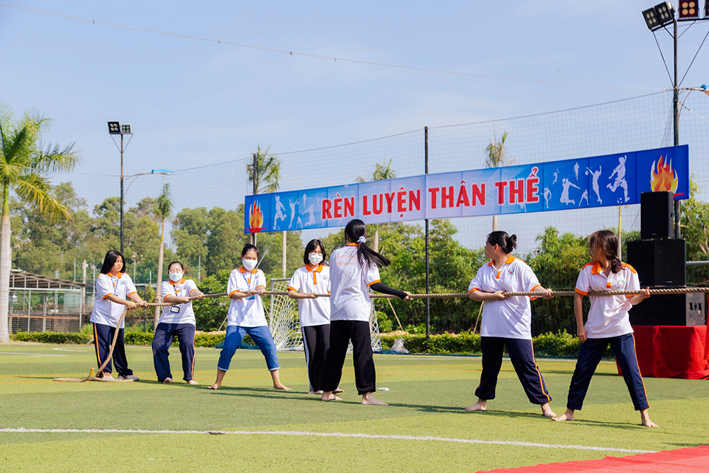 dong phuc sinh vien truong cao dang cong nghe cao dong an