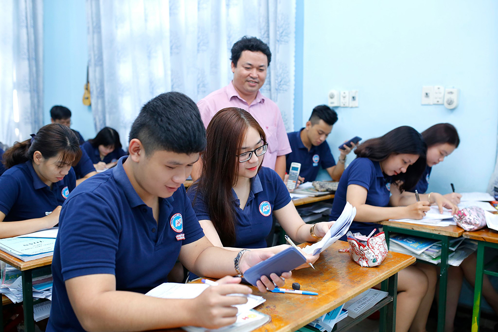 dong phuc truong thpt minh duc