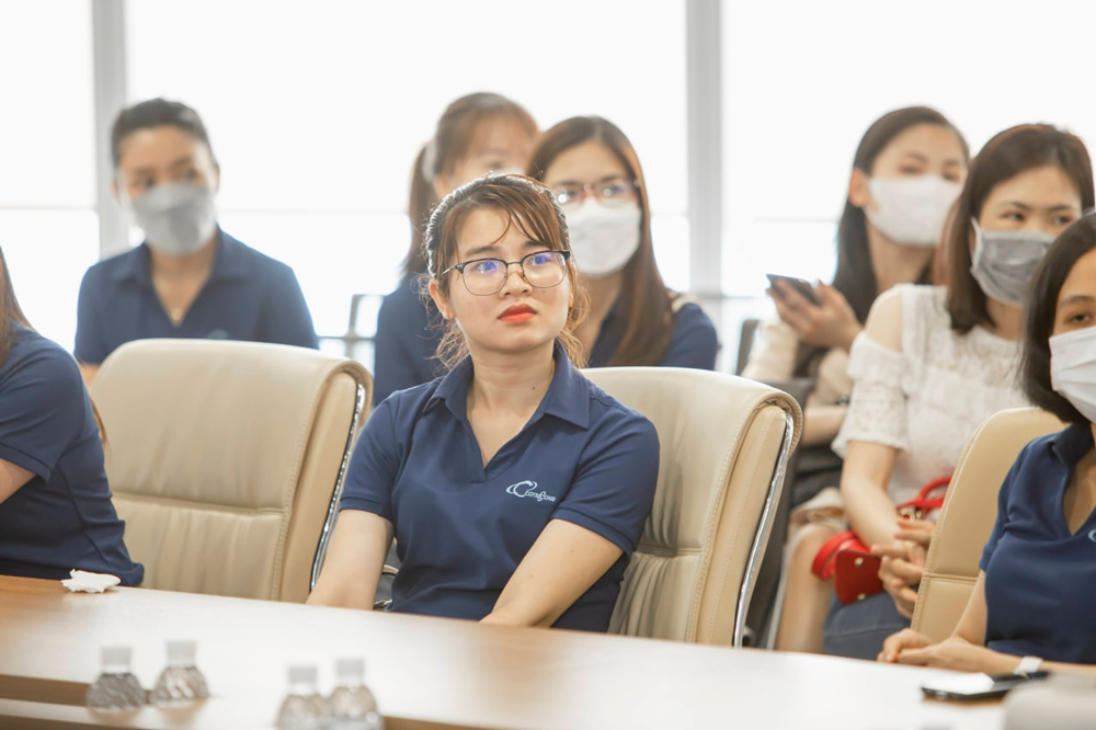 hinh anh dong phuc nhan vien coteccons