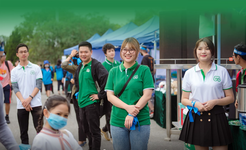 hinh anh dong phuc nhan vien minh tien group