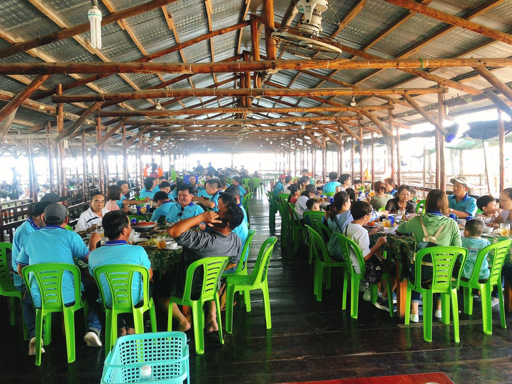 hinh anh dong phuc nhan vien uscons build on trust