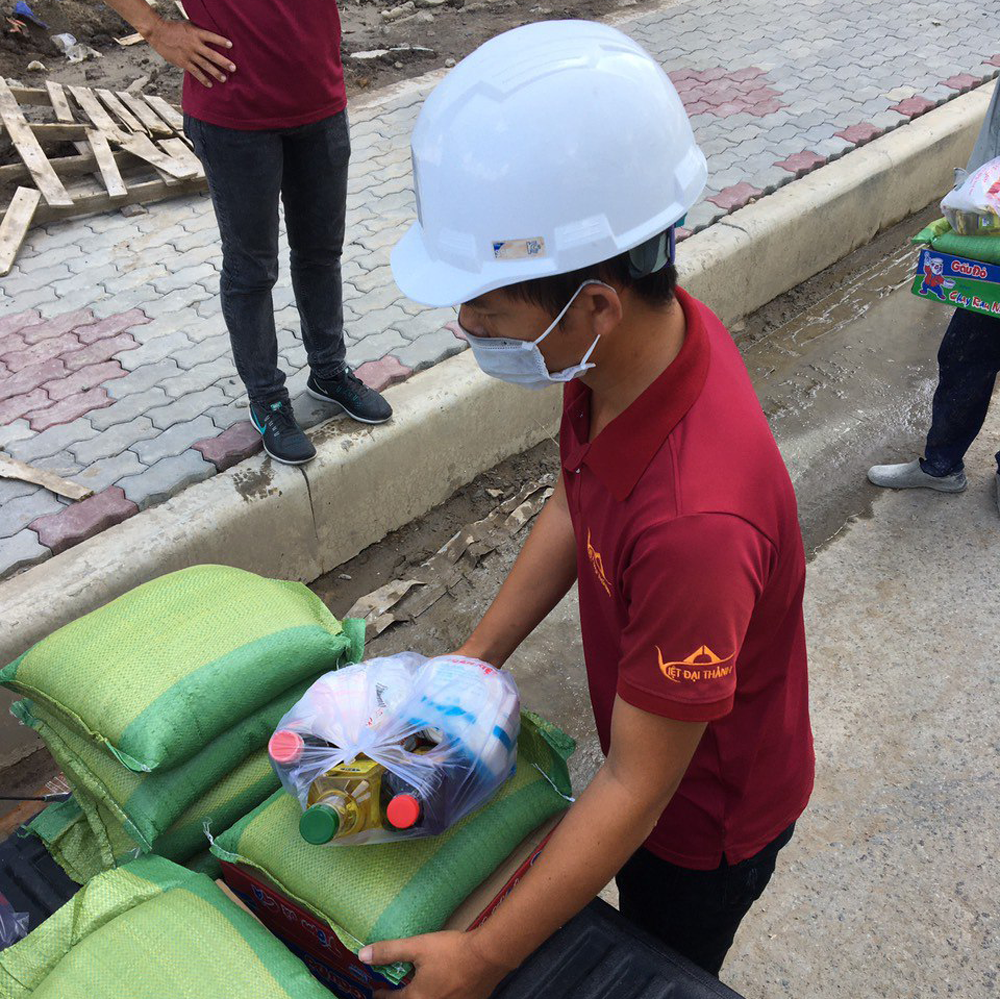hinh anh dong phuc nhan vien viet dai thanh construction corporation company