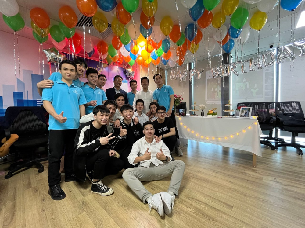 hinh anh dong phuc s tech giai phap chuyen doi so cho doanh nghiep