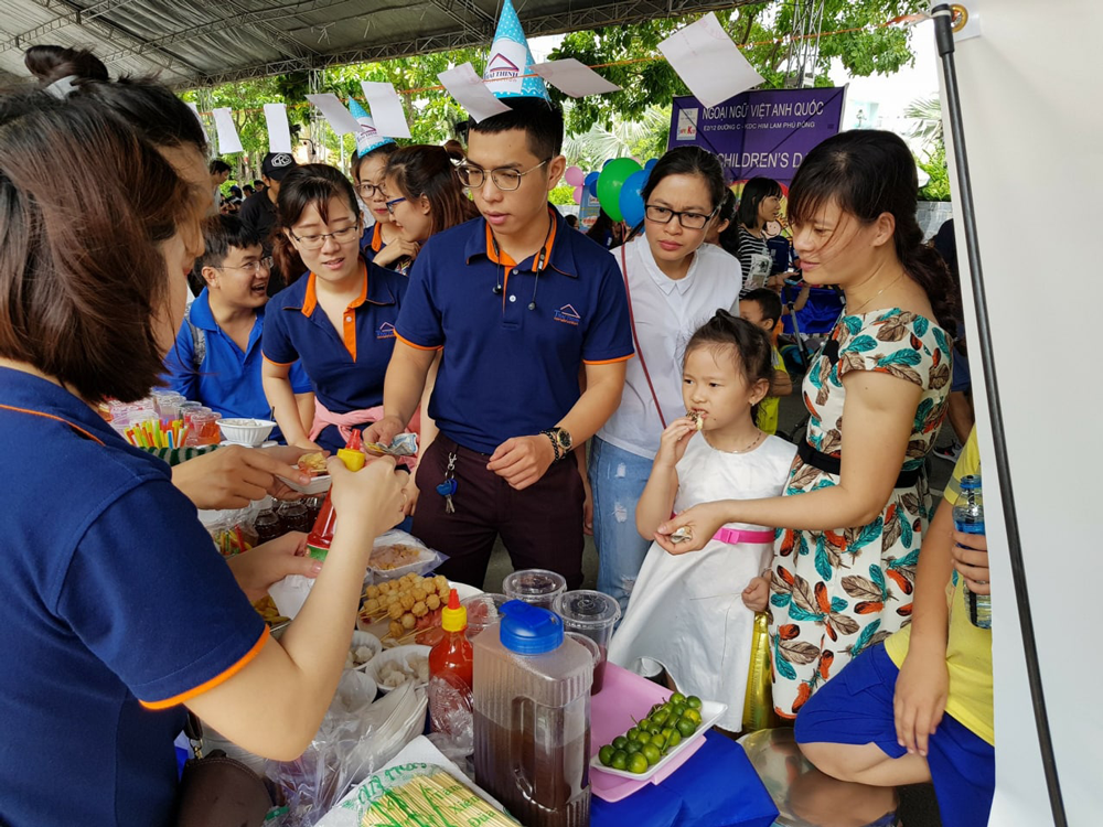 hinh anh dong phuc thai thinh construction