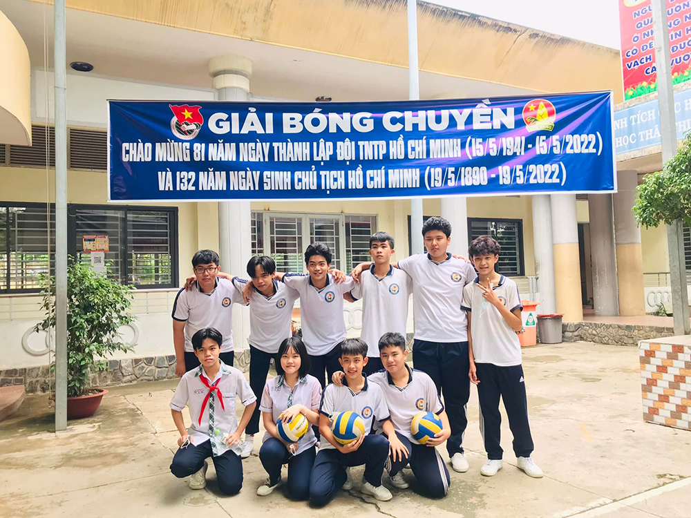 ao the duc an binh secondary school