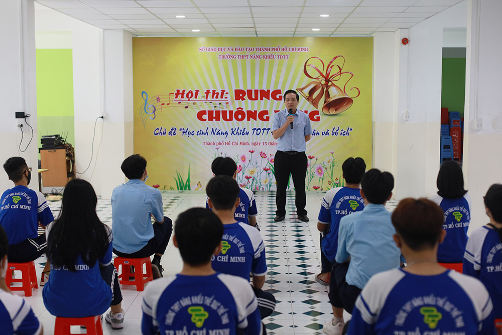 ao the duc truong thpt nang khieu tdtt