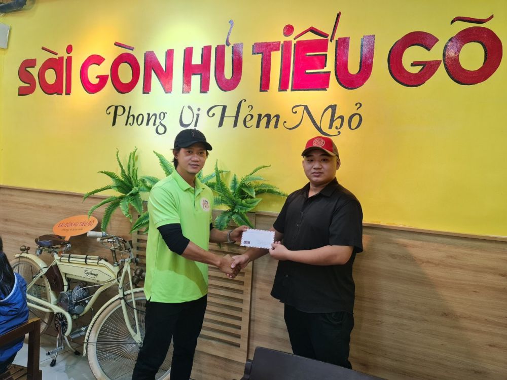 dong phuc sai gon hu tiu go