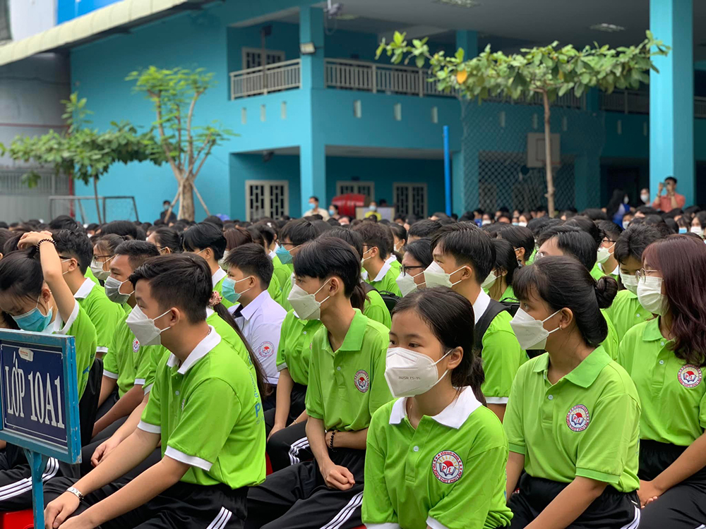 dong phuc truong thpt phu lam