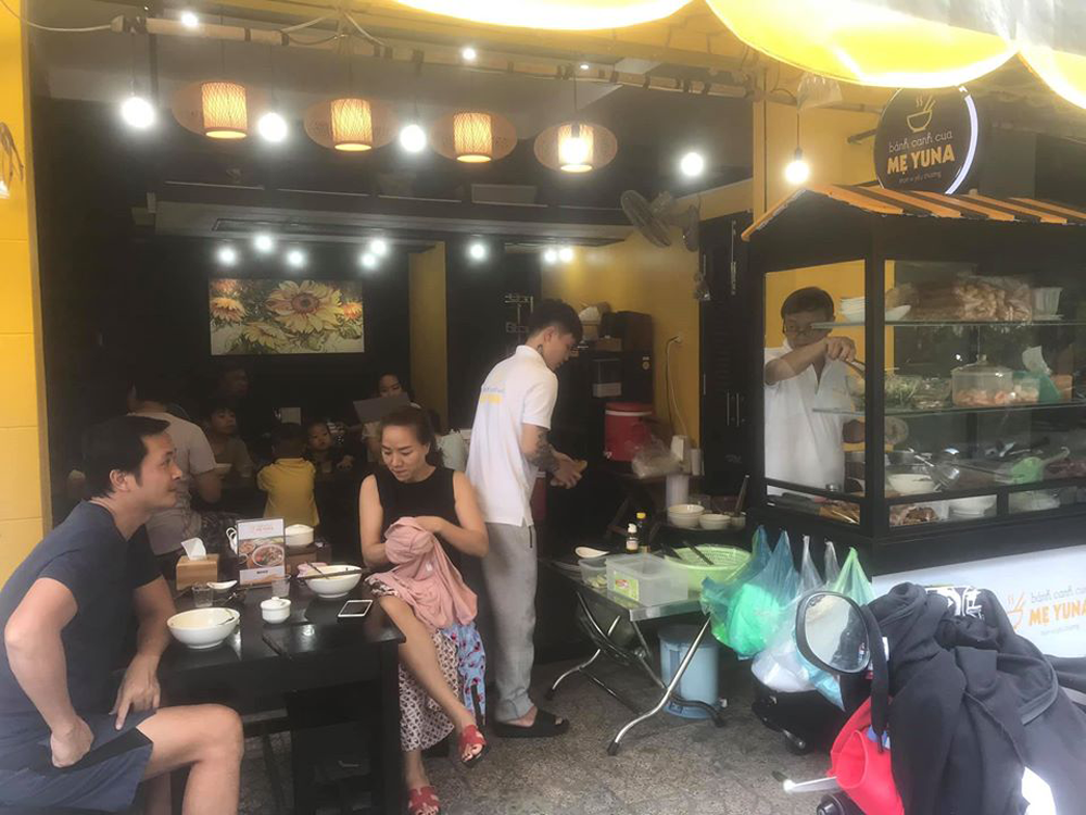 hinh anh dong phuc banh canh cua me yuna