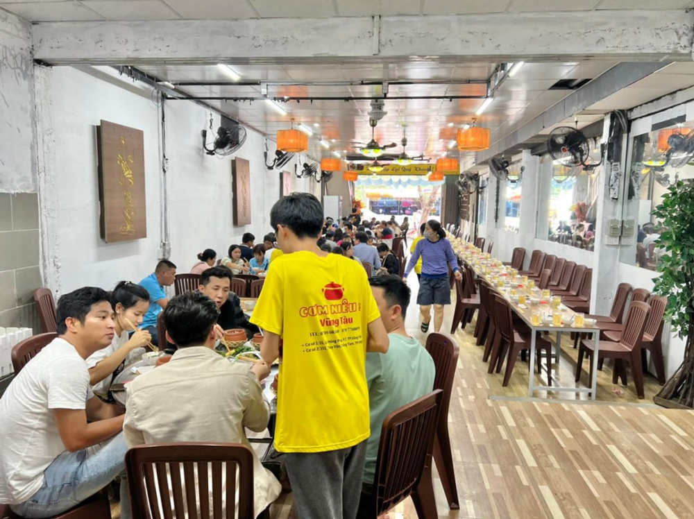 hinh anh dong phuc com nieu 55 vung tau