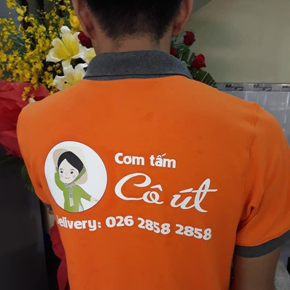 hinh anh dong phuc com tam co ut