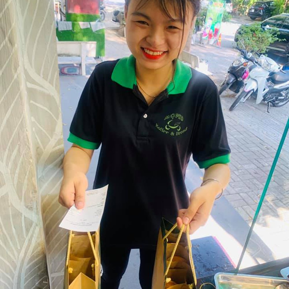 hinh anh dong phuc moped koffee & bread