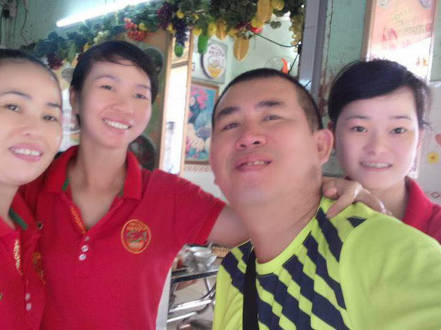 hinh anh dong phuc nhan vien banh canh co ha